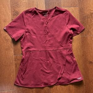 NWT Jaanuu Women's Tulip Mock-Wrap Scrub Top - Wine